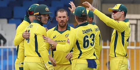 ஆரோன் பின்ச் சாதனை விளாசல்: பாகிஸ்தானை பந்தாடியது ஆஸி!