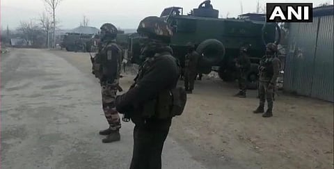 ஜம்மு -காஷ்மீரில் 3 பயங்கரவாதிகள் சுட்டுக்கொலை