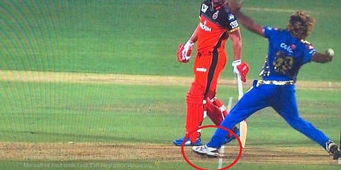 “லாஸ்ட் பால் நோ பால்” எந்த அம்பயரும் பார்க்கலயா ? - கொந்தளிக்கும் ஆர்.சி.பி ரசிகர்கள்