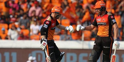 இரக்கமில்லாமல் அடித்த ஜானி, வார்னர் - ஹைதராபாத் 231 ரன்கள் குவிப்பு