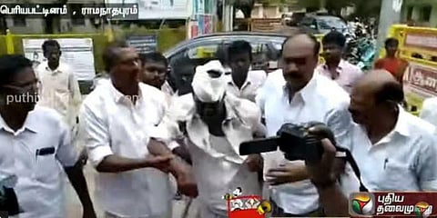 பாஜக வேட்பாளரை ஆதரித்து பிரச்சாரம் : அதிமுகவினர் மீது சோடாபாட்டில் வீச்சு