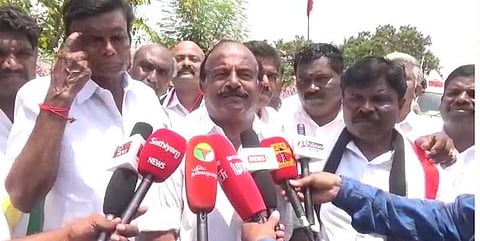 அபிநந்தன் பெயரை விஜய் ஆனந்த் என மாற்றிய அமைச்சர்