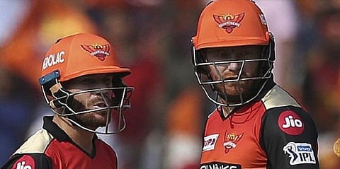 பேர்ஸ்டோவ், வார்னர் ஆட்டமிழப்பு - 137 ரன்னை எட்டுமா ஹைதராபாத்?