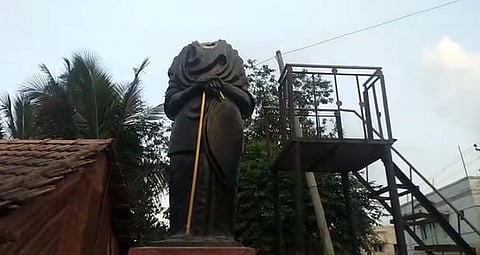 அறந்தாங்கி அருகே பெரியார் சிலை உடைப்பு