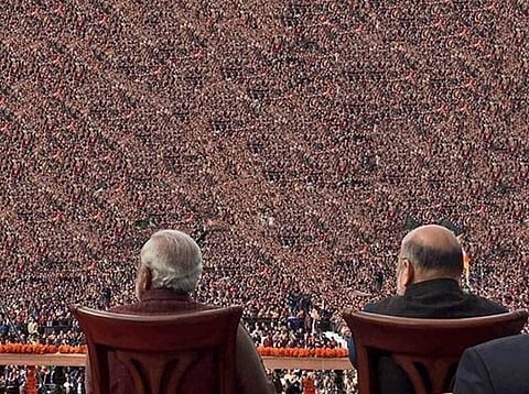 பிரதமர் மோடி பங்கேற்ற பொதுக் கூட்டத்தில் சுனாமி போல் மக்கள் கூட்டமா ? பரவும் போலி போட்டோ