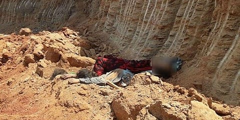 நூறு நாள் வேலை திட்டத்தில் பணிபுரியும் போது மண் சரிவு - 10 பேர் பலி