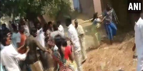 வாக்குச்சாவடியில் திடீர் மோதல்: போலீசார் தடியடி