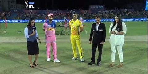 டாஸ் வென்றது சிஎஸ்கே : முதலில் பந்துவீச முடிவு