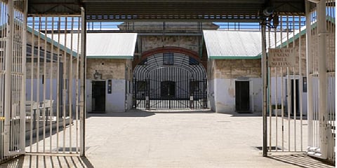 அளவைவிட கைதிகள் அதிகம் - நிரம்பி வழியும் இந்திய சிறைச்சாலைகள்