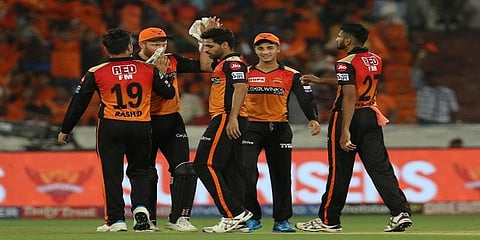 156 ரன்கள் இலக்கு - வெற்றி பெறுமா ஹைதராபாத் அணி?