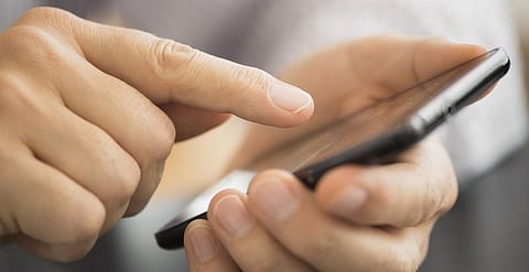 வாக்குச்சாவடிக்குள் செல்போன் எடுத்துச் செல்ல தடை