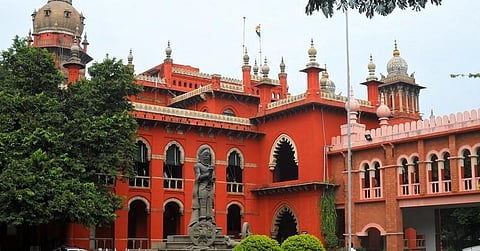 நளினி பரோல் தொடர்பாக சிறைத்துறை பதிலளிக்க நீதிமன்றம் உத்தரவு