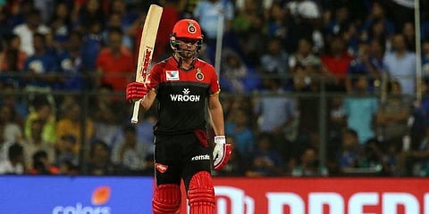 டி வில்லியர்ஸ், மொயின் அலி அதிரடி - பெங்களூர் 171 ரன்கள் குவிப்பு