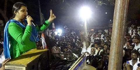 ’’அதிமுகவை முதுகில் குத்திய கட்டப்பா டிடிவி தினகரன்'': நடிகை விந்தியா