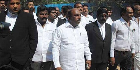 போக்குவரத்திற்கு இடையூறாக தேர்தல் பரப்புரை - மனோஜ்பாண்டியன் மீது வழக்குப்பதிவு