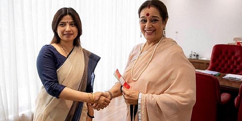 சமாஜ்வாதியில் இணைந்தார் சத்ருகன் சின்கா மனைவி - ராஜ்நாத்சிங்கை எதிர்த்து போட்டி?