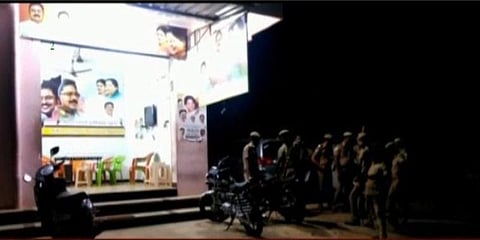 ஆண்டிப்பட்டியில் துப்பாக்கிச் சூடு - அமமுக, போலீசார் இடையே மோதல்