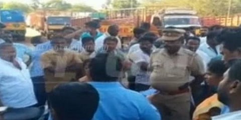 தேர்தல் அதிகாரிகளை எதிர்த்து நடந்த லாரி ஓட்டுநர்கள் போராட்டம் வாபஸ்