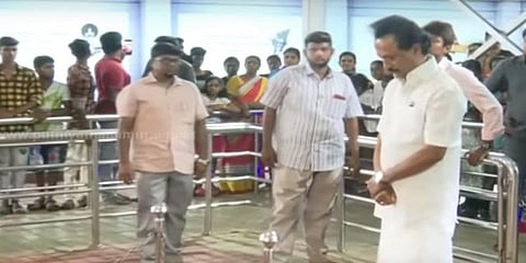 கருணாநிதி நினைவிடத்தில் ஸ்டாலின் மரியாதை