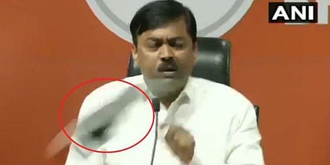 பத்திரிகையாளர் சந்திப்பில் பரபரப்பு: பாஜக எம்பி மீது ஷூ வீச்சு