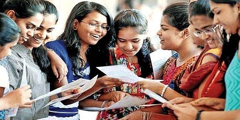 வெளியானது பிளஸ்-2 தேர்வு முடிவுகள் - திருப்பூர் மாவட்டம் முதலிடம்