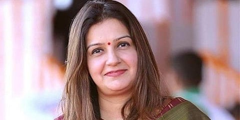 சிவசேனாவில் சேருகிறார் பிரியங்கா சதுர்வேதி!