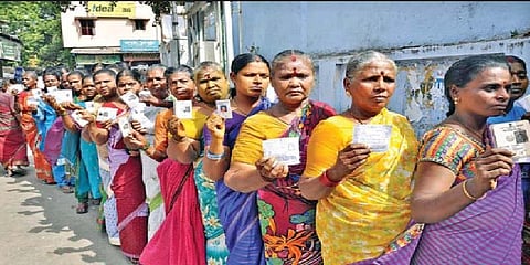 ஆண்களை பின்னுக்கு தள்ளிய பெண் வாக்காளர்கள் - நாடாளுமன்ற கள நிலவரம்