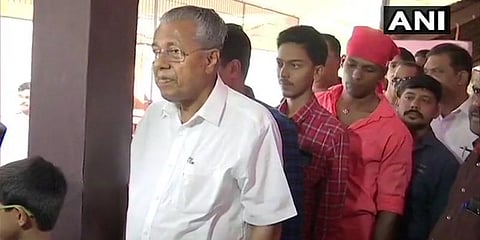 முதல் ஆளாக வந்து வாக்குப்பதிவு செய்த பினராயி விஜயன்!