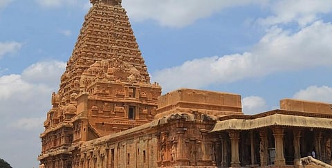 தஞ்சை பெரிய கோயிலில் இந்தி கல்வெட்டுகள் பதிப்பா..? அதிகாரிகள் மறுப்பு