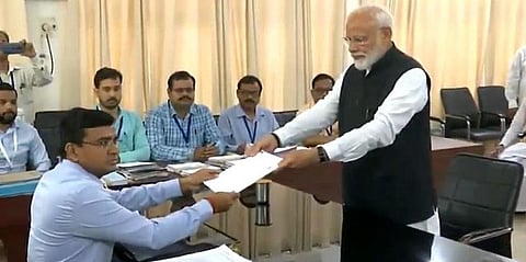 வாரணாசி தொகுதியில் வேட்புமனு தாக்கல் செய்தார் பிரதமர் மோடி