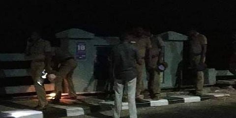 வெடிகுண்டு வைத்திருப்பதாக தொலைபேசி மிரட்டல்: பாம்பன் பாலத்தில் பாதுகாப்பு அதிகரிப்பு