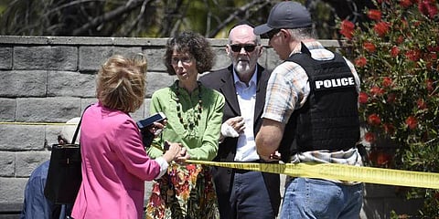 யூத வழிபாட்டுத்தலத்தில் துப்பாக்கிச்சூடு: ஒருவர் உயிரிழப்பு, மாணவர் கைது!