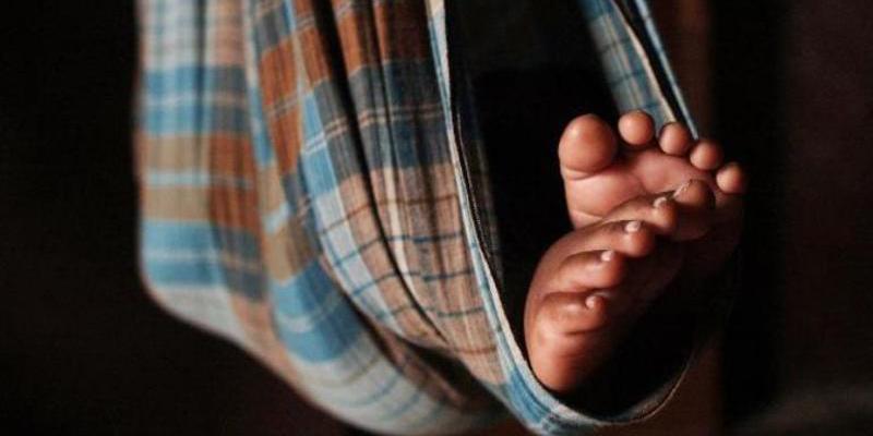 வெளிநாடுகளுக்கும் குழந்தை விற்பனை? வழக்கறிஞர் பரபரப்பு புகார்