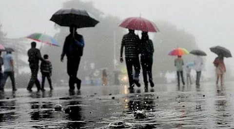 தமிழகத்தை ஓரளவு குளிர்வித்த மழை..!