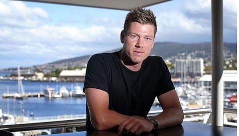 தன்பாலின ஈர்ப்பாளரா? ஆஸ்திரேலிய கிரிக்கெட் வீரர் அதிரடி விளக்கம்!