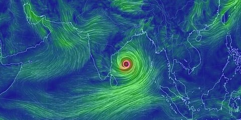 ஒடிஷாவை மிரட்டும் ஃபோனி : நாளை கரை கடக்கிறது !