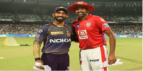 பிளே ஆஃப் வாய்ப்பை தக்கவைக்குமா கொல்கத்தா? - டாஸ் வென்று பந்துவீச்சு தேர்வு