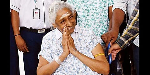 பிரபல பாடகி எஸ்.ஜானகிக்கு அறுவை சிகிச்சை