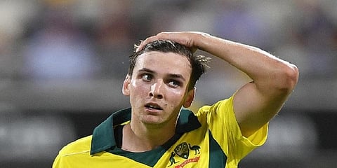 தோள்பட்டையில் காயம்: உலகக்கோப்பையில் இருந்து வெளியேறிய ஆஸ்திரேலிய வேகப்பந்து வீச்சாளர்