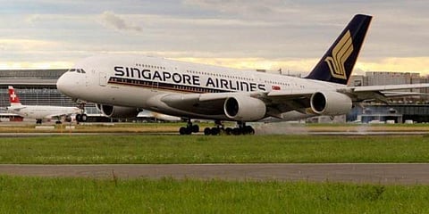 திடீர் கோளாறு: அவசரமாகத் தரையிறங்கியது சிங்கப்பூர் விமானம்