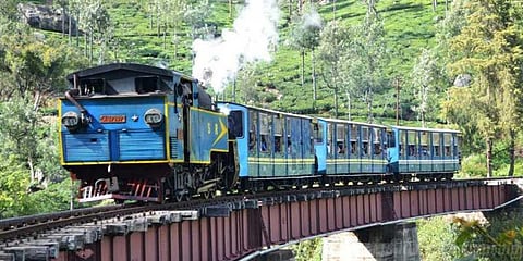 கட்டுக்கடங்காத சுற்றுலாப் பயணிகள் ! நீலகிரி மலை ரயிலில் கூடுதல் பெட்டி இணைப்பு