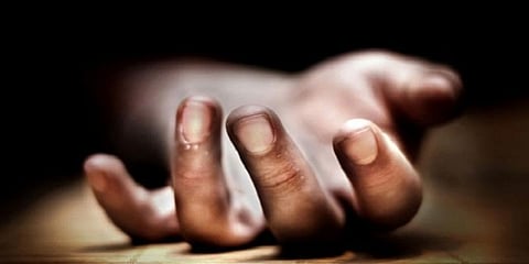 திருவள்ளூரில் கர்ப்பிணி பெண் தூக்கிட்டு தற்கொலை