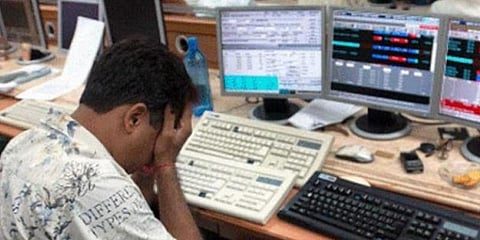 வாரத்தின் முதல் நாள் வர்த்தகம் : சென்செக்ஸ், நிஃப்டி 1% சதவிகிதம் சரிவு