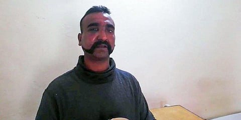 அபிநந்தனுக்கு 40 மணி நேரம் சித்தரவதை : வெளியான தகவல்கள்