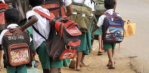 இடஒதுக்கீட்டில் விண்ணப்பிக்க முடியாத நிலை - பள்ளி இணைய தளங்கள் முடக்கப்படுவதாக புகார்