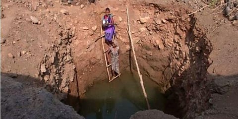 குஜராத்தில் தலைவிரித்தாடும் தண்ணீர் பஞ்சம் - அசுத்த நீரை குடிக்கும் மக்கள்