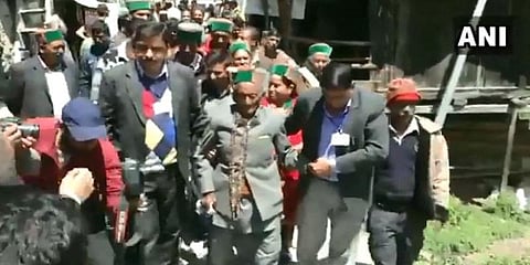 ஜனநாயக கடமையை நிறைவேற்றினார் இந்தியாவின் முதல் வாக்காளர்