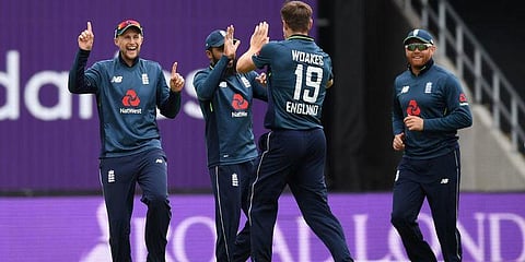 வோக்ஸ் வேகத்தில் சாய்ந்தது பாகிஸ்தான்: கடைசி போட்டியிலும் இங்கிலாந்து வெற்றி!