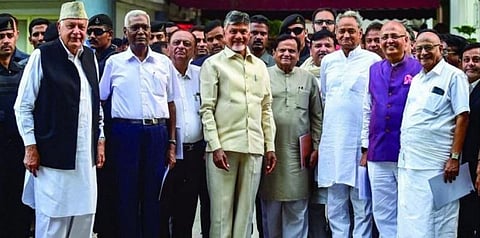 விவிபேட் ஒப்புகைச் சீட்டு விவகாரம் - ஆணையத்தில் எதிர்க்கட்சிகள் புகார்?