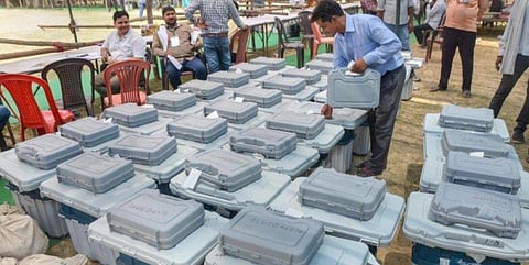 "மின்னணு இயந்திரங்கள் எண்ணிய பிறகே விவிபேட் எண்ணப்படும்": தேர்தல் அதிகாரி